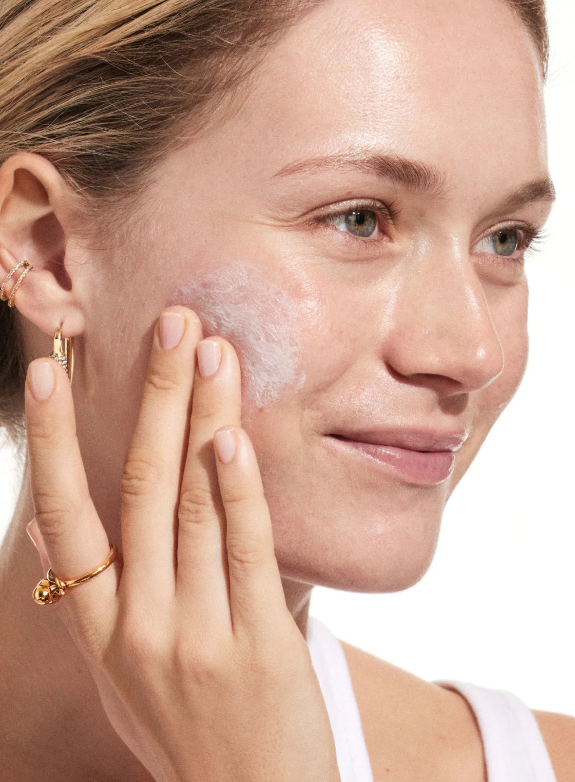 52020c42a13c6f1835f4c3ac82d083e0_570868a0-d4b9-447b-b3a8-bfcbee4faf1a.jpg SPF 40 | Triple Prep Weightless Multitasking Moisturizer - Image 2
